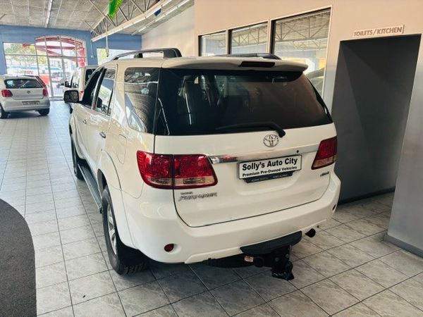 2008-Toyota-Fortuner-30-D-4D-4x4 image:3