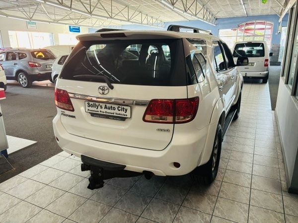 2008-Toyota-Fortuner-30-D-4D-4x4 image:5