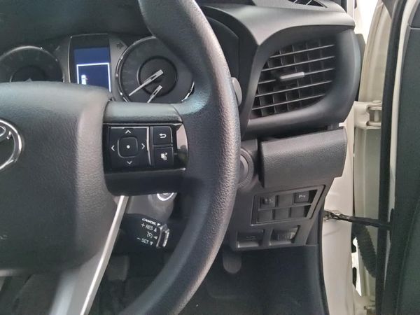 2023-Toyota-Hilux-24-GD-6-Raised-Body-Raider-Double-Cab image:9