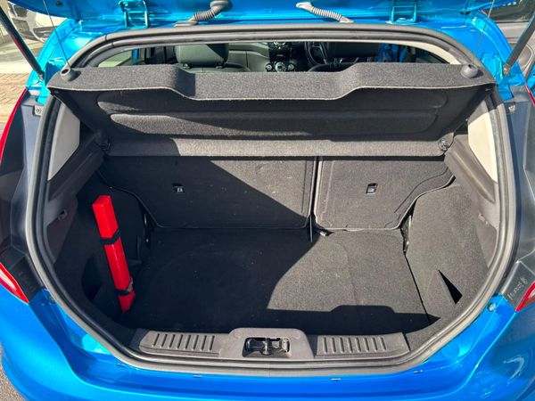 2015-Ford-Fiesta-10-EcoBoost-Titanium-5-dr image:18