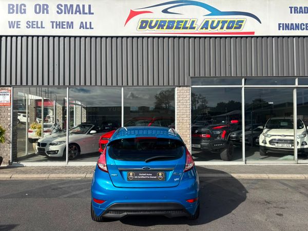 2015-Ford-Fiesta-10-EcoBoost-Titanium-5-dr image:5