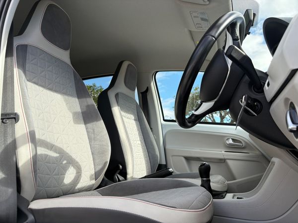 2018-Volkswagen-Up-Beats-10-5-dr image:37