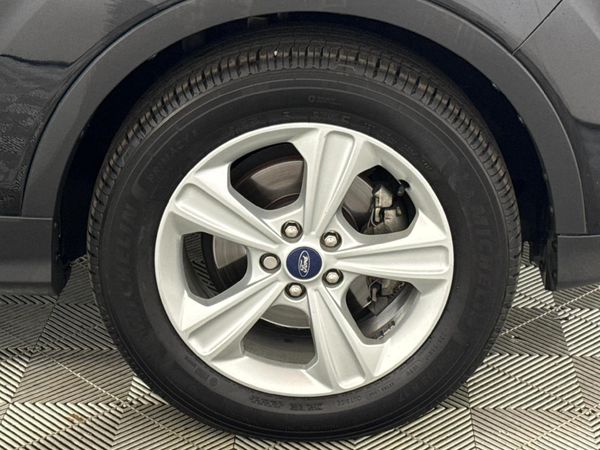 2014-Ford-Kuga-16-EcoBoost-Ambiente image:3