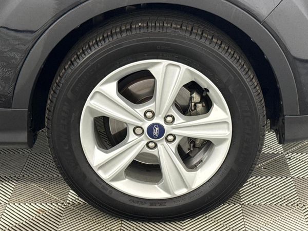 2014-Ford-Kuga-16-EcoBoost-Ambiente image:4