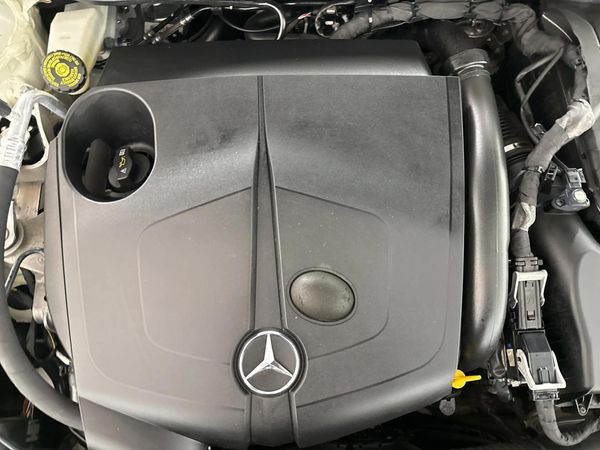 2015-Mercedes-Benz-GLA-220-CDI-Auto-4Matic image:13