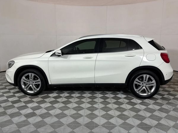2015-Mercedes-Benz-GLA-220-CDI-Auto-4Matic image:19