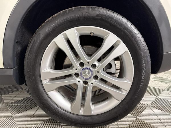 2015-Mercedes-Benz-GLA-220-CDI-Auto-4Matic image:6
