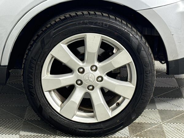 2013-Mitsubishi-Outlander-24-GLX-Auto image:6
