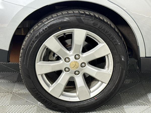 2013-Mitsubishi-Outlander-24-GLX-Auto image:7