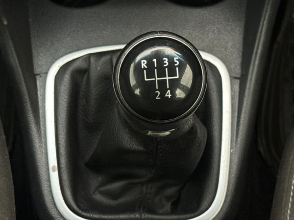2022-Volkswagen-Polo-GP-16-Comfortline image:9