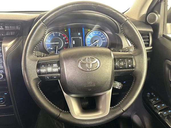 2022-Toyota-Fortuner-28-GD-6-Raised-Body-Auto image:11