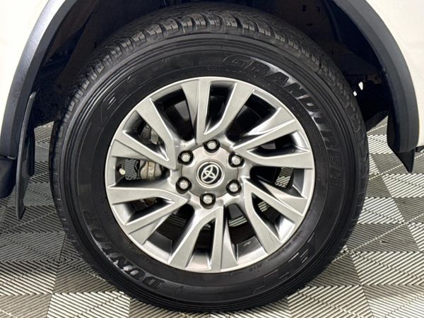 2022-Toyota-Fortuner-28-GD-6-Raised-Body-Auto image:5