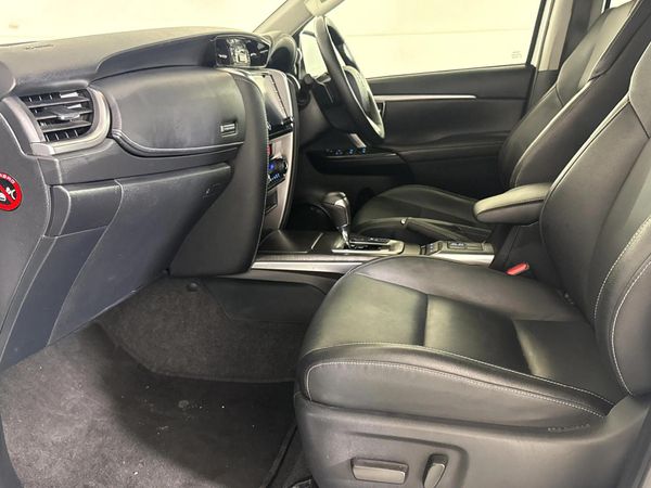 2022-Toyota-Fortuner-28-GD-6-Raised-Body-Auto image:8