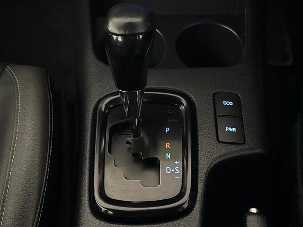 2023-Toyota-Hilux-28-GD-6-Raised-Body-Legend-4x4-Auto-Double-Cab image:10