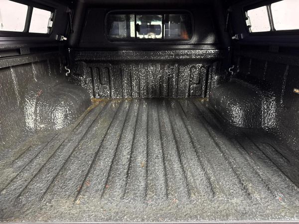 2023-Toyota-Hilux-28-GD-6-Raised-Body-Legend-4x4-Auto-Double-Cab image:12