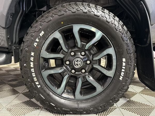 2023-Toyota-Hilux-28-GD-6-Raised-Body-Legend-4x4-Auto-Double-Cab image:6
