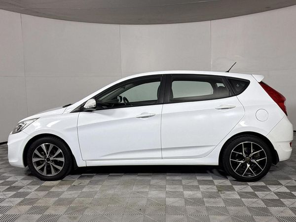 2017-Hyundai-Accent-16-Fluid-5-dr image:12