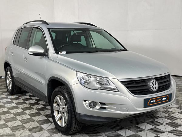 2008-Volkswagen-Tiguan-20-TDI-Track-Field-4Motion-Auto image:11