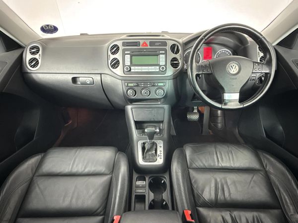 2008-Volkswagen-Tiguan-20-TDI-Track-Field-4Motion-Auto image:1