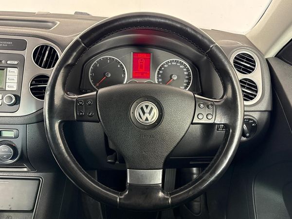 2008-Volkswagen-Tiguan-20-TDI-Track-Field-4Motion-Auto image:8