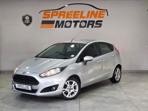 2016-Ford-Fiesta-silver image:1