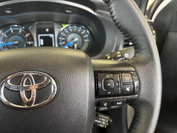 2023-Toyota-Hilux-28-GD-6-Raised-Body-Legend-Extended-Cab image:9