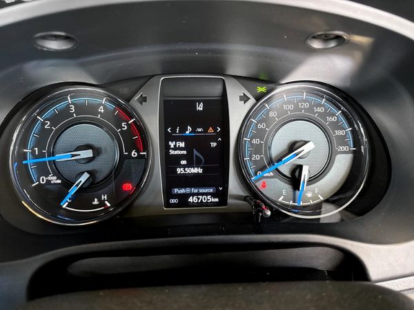 2023-Toyota-Hilux-28-GD-6-Raised-Body-Legend-Extended-Cab image:10