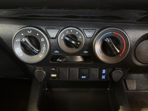 2023-Toyota-Hilux-28-GD-6-Raised-Body-Legend-Extended-Cab image:15