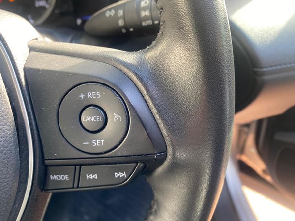 2025-Toyota-Corolla-Cross-18-XS image:8