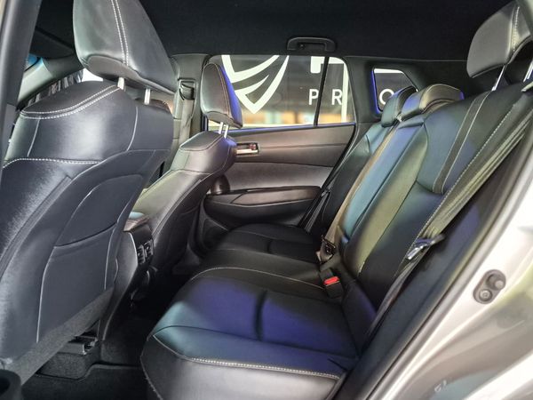 2025-Toyota-Corolla-Cross-18-XS-Hybrid image:17