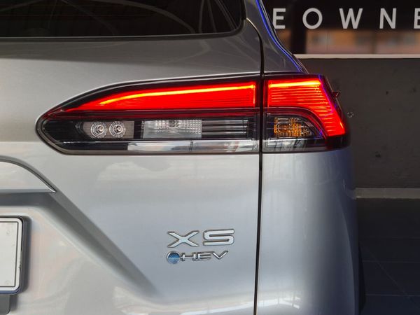 2025-Toyota-Corolla-Cross-18-XS-Hybrid image:23