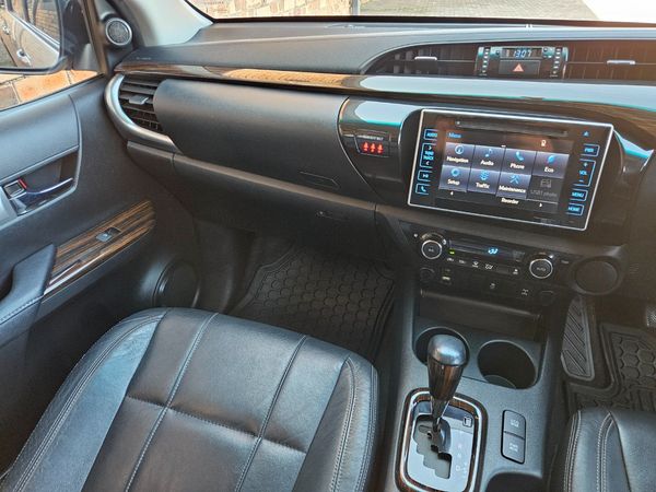 2016-Toyota-Hilux-40-V6-Raised-Body-Raider-Double-Cab-Auto image:18