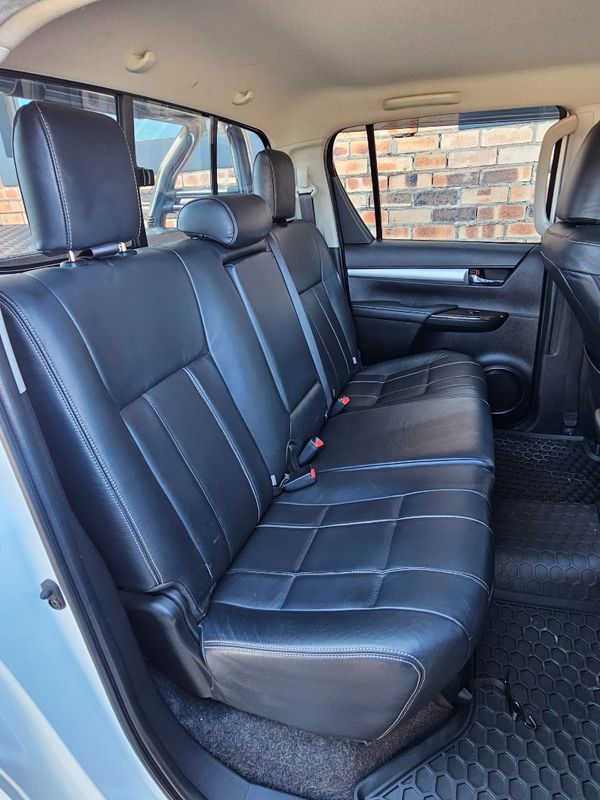 2016-Toyota-Hilux-40-V6-Raised-Body-Raider-Double-Cab-Auto image:25