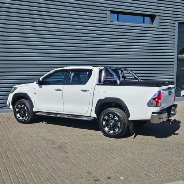 2016-Toyota-Hilux-40-V6-Raised-Body-Raider-Double-Cab-Auto image:4