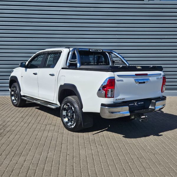 2016-Toyota-Hilux-40-V6-Raised-Body-Raider-Double-Cab-Auto image:5