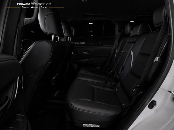 2023-Toyota-Land-Cruiser-300-V6-33-D-GR-S image:9