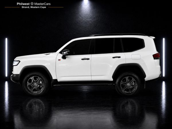 2023-Toyota-Land-Cruiser-300-V6-33-D-GR-S image:1