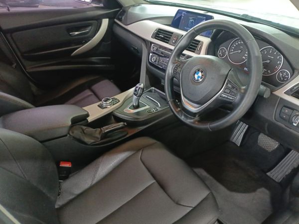 2018-BMW-3-Series-318i image:19