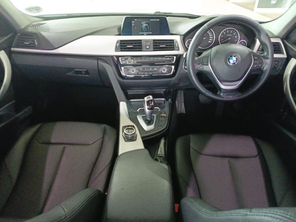 2018-BMW-3-Series-318i image:20