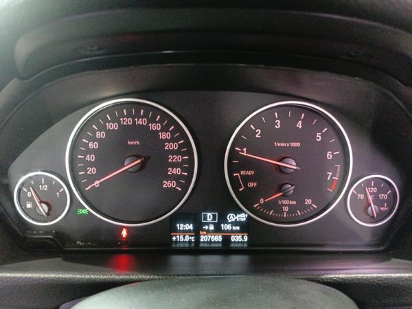 2018-BMW-3-Series-318i image:8
