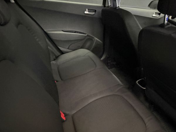 2015-Hyundai-Grand-i10-125-Fluid-Auto image:13