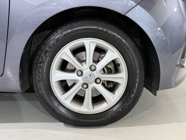 2015-Hyundai-Grand-i10-125-Fluid-Auto image:8