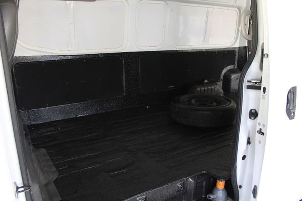 2021-Nissan-NV350-PANEL-VAN image:21