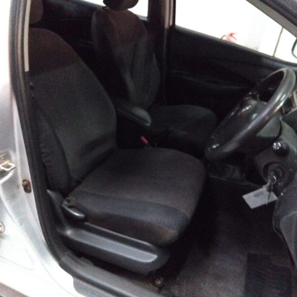 2009-Toyota-Yaris-T3-Sedan image:8