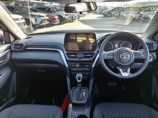 2026-Toyota-Urban-Cruiser-15-XR-Auto image:3