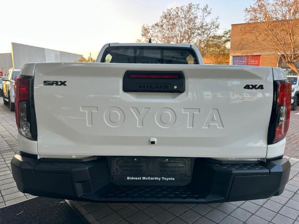 2026-Toyota-Hilux-28-GD-6-RB-SRX-4x4-Auto-Double-Cab image:9