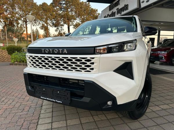2026-Toyota-Hilux-28-GD-6-RB-SRX-4x4-Auto-Double-Cab image:1