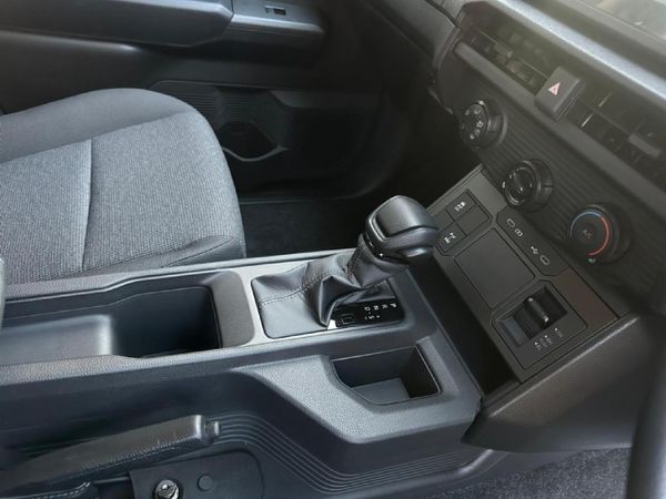 2026-Toyota-Hilux-28-GD-6-RB-SRX-4x4-Auto-Double-Cab image:19