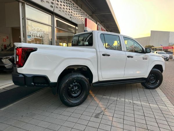 2026-Toyota-Hilux-28-GD-6-RB-SRX-4x4-Auto-Double-Cab image:7