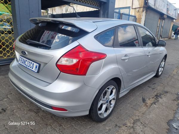 2014-Ford-Focus-16-Ti-VCT-Trend-5-dr image:10